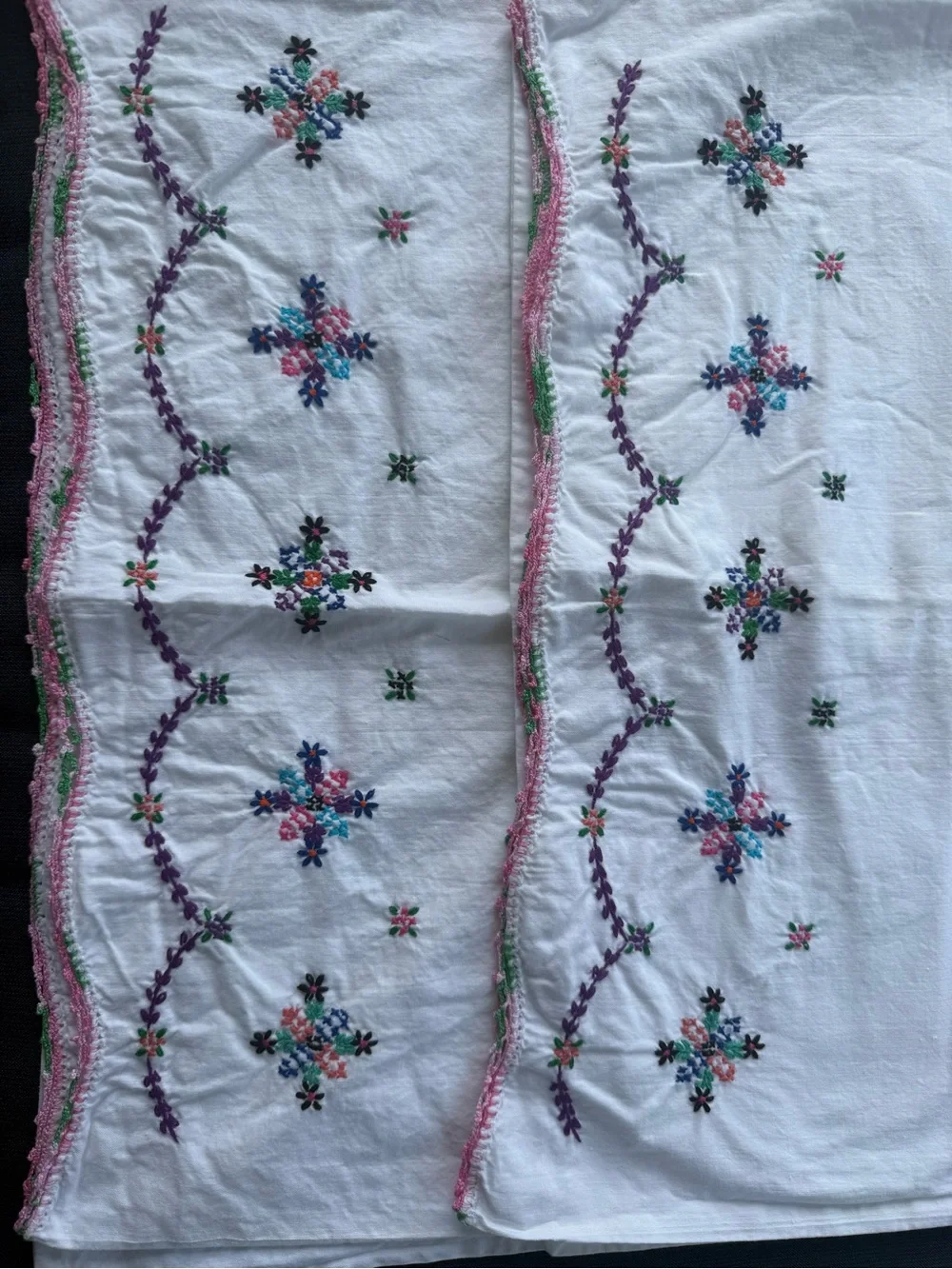 Hand-Embroidered VTG Pillowcase Set